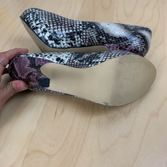 Steve Madden Heels  Faux Snake Skin Pattern Sz 9 - Picture 4 of 8